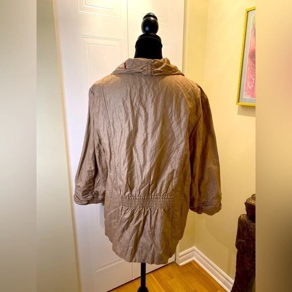 Chico’s shiny crinkle blazer, shimmery  w/ ruched sleeves effect. - Picture 3 of 11